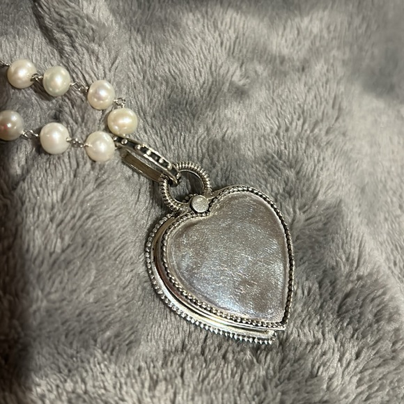 Mars and Valentine Spectacular “Love Meter” Locket-Boutique